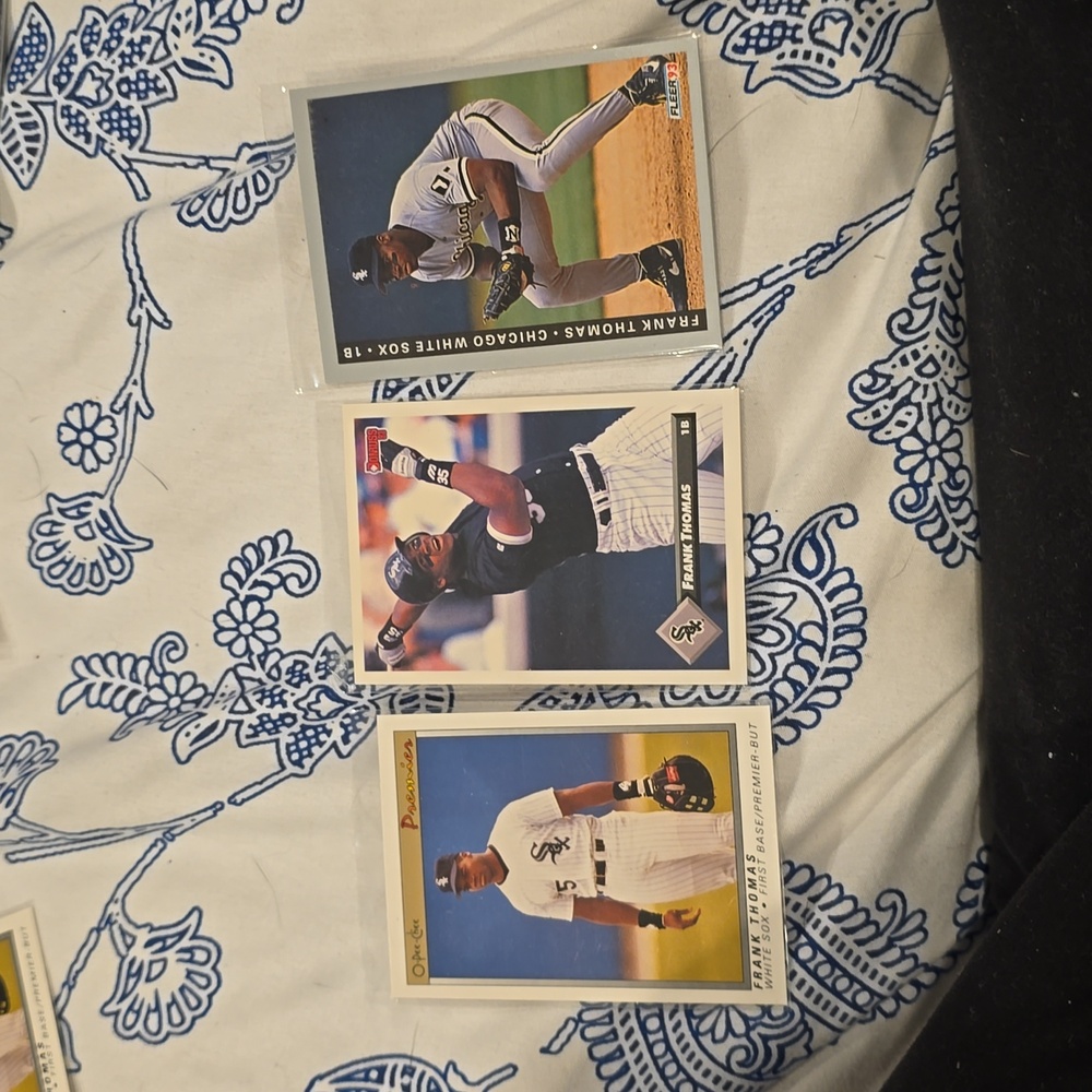 Bundle of 3 Frank Thomas MLB baseball cards MINT 91 92 93